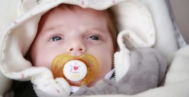 la leche materna es buena para la conjuntivitis del bebe